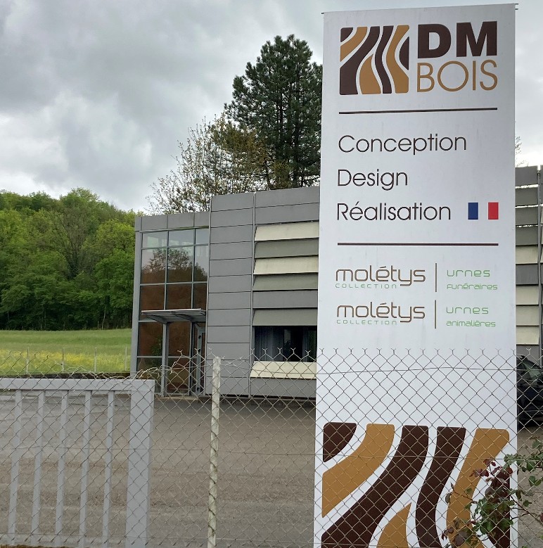 Siège social fabricant DM Bois, urnes et pièce en bois